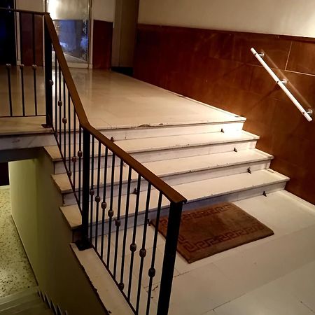 Vestige Basement Apartment Афины Экстерьер фото