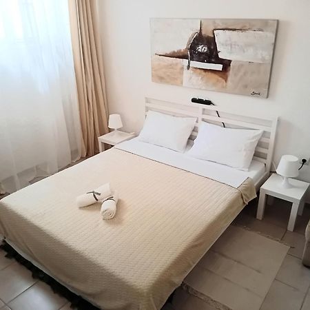 Vestige Basement Apartment Афины Экстерьер фото