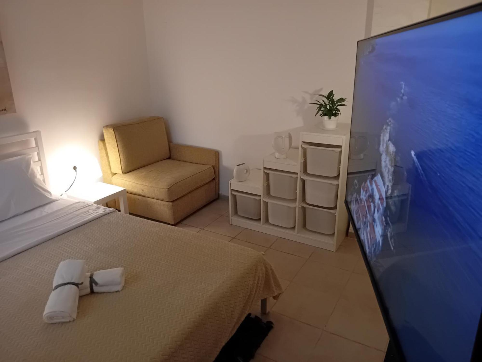 Vestige Basement Apartment Афины Экстерьер фото