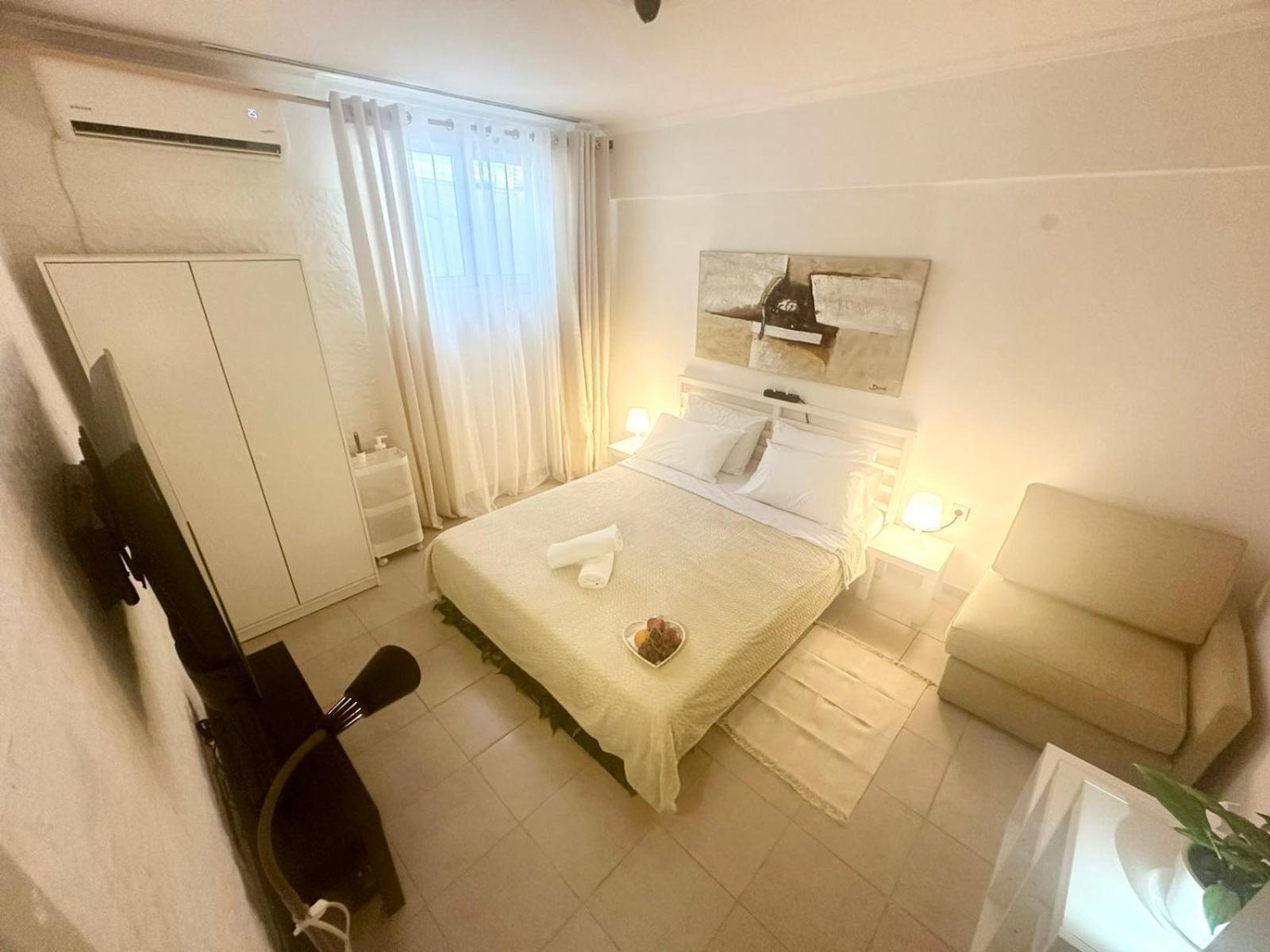 Vestige Basement Apartment Афины Экстерьер фото